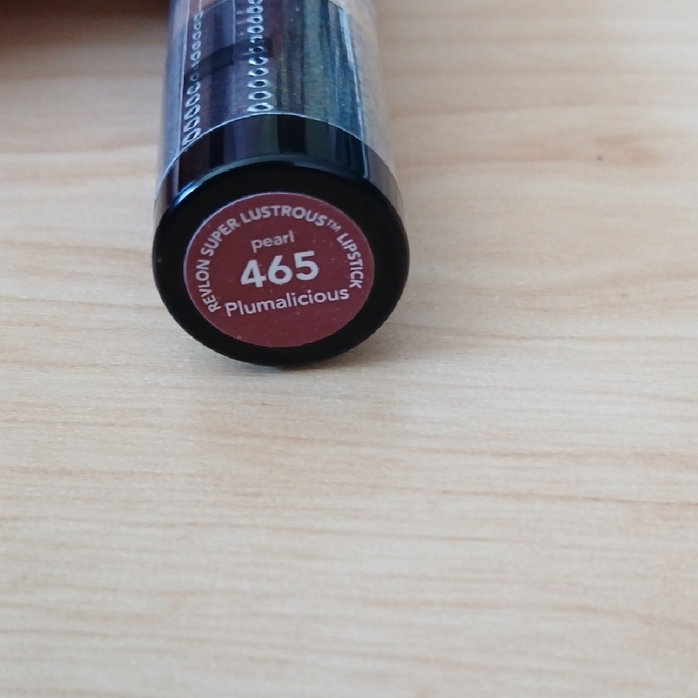 Revlon Pearl Plumalicious 465 Super Lustrous Lipstick - Picture 5 of 5